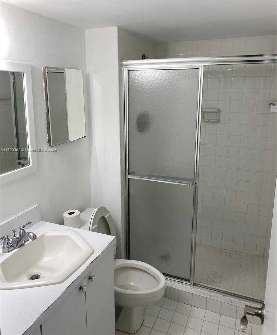 Small Image of 5555 COLLINS AVE #6T, Miami Beach Number 7