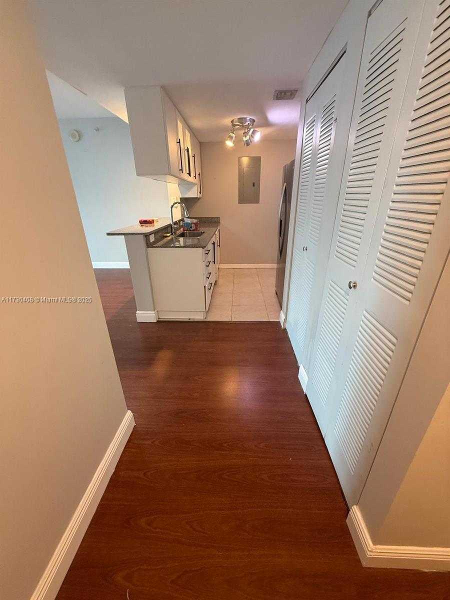 Small Image of 275 NORTH EAST 18TH ST #1503, Miami Number 4