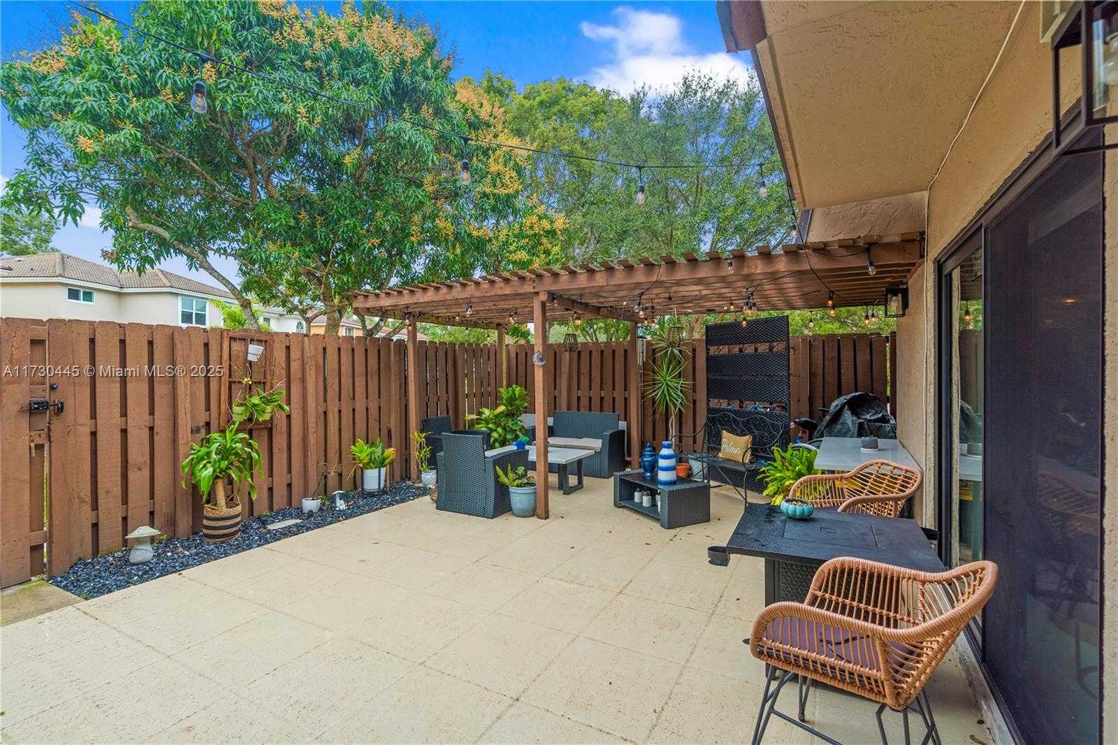 Small Image of 4084 FOREST HILL DR #4084, Cooper City Number 3