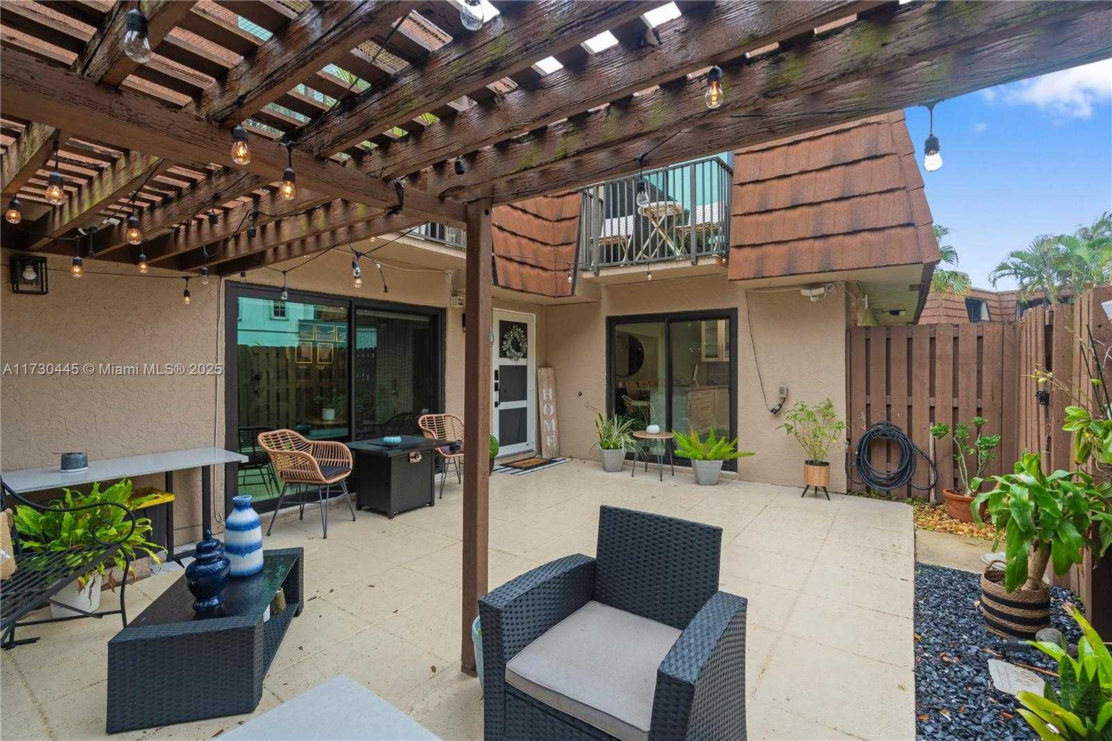 Small Image of 4084 FOREST HILL DR #4084, Cooper City Number 5