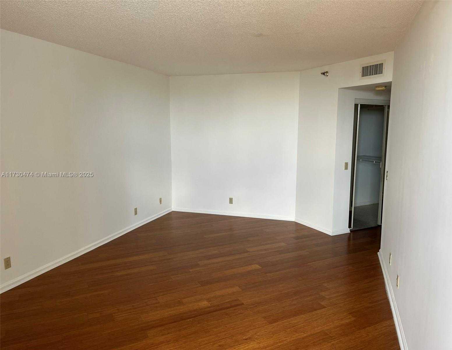 Small Image of 3610 YACHT CLUB DR #1214, Aventura Number 9