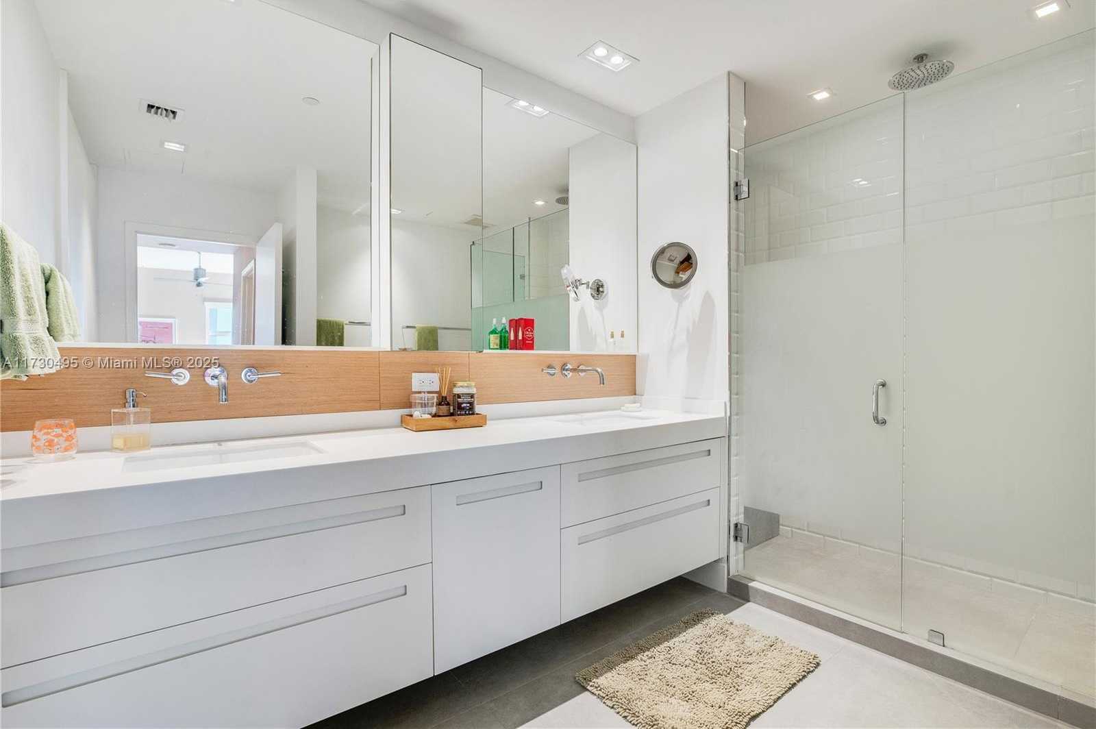 Small Image of 6103 SOUTH AQUA AVE #905, Miami Beach Number 17