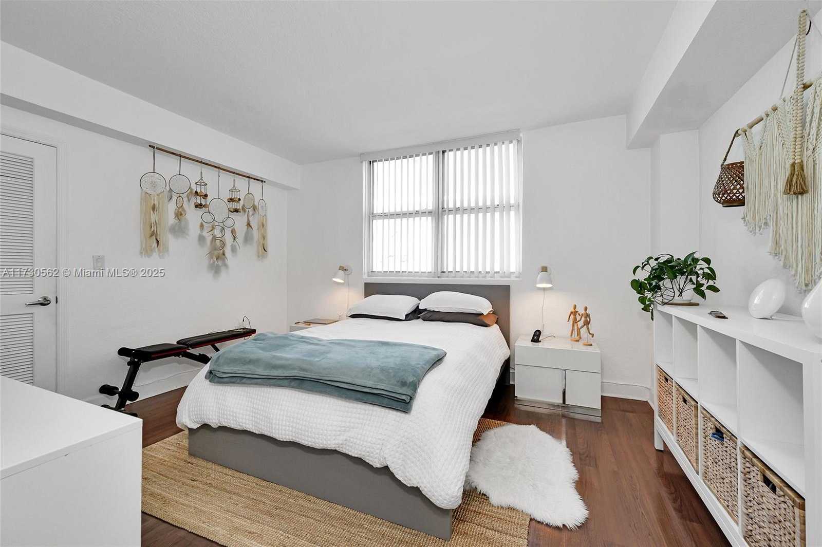 Small Image of 7501 EAST TREASURE DR #4H, North Bay Village Number 12