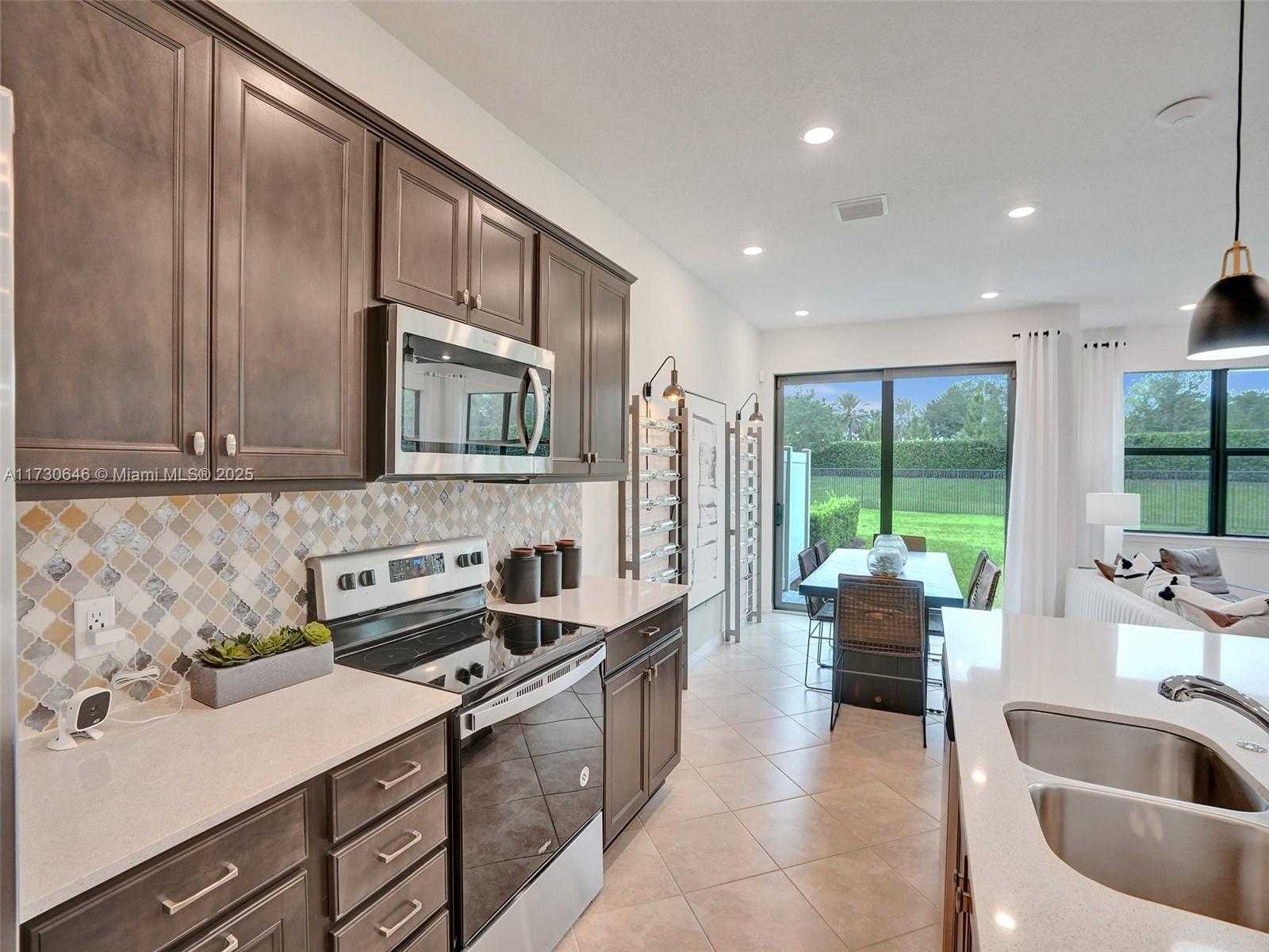 Small Image of 2343 ROLLINGWOOD CT, Oakland Park Number 10