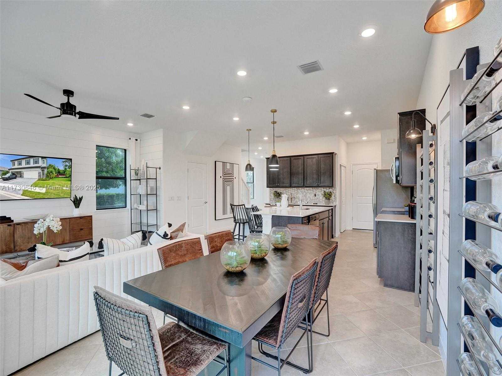 Small Image of 2343 ROLLINGWOOD CT, Oakland Park Number 12
