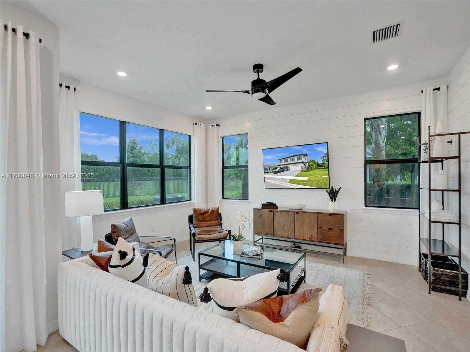 Small Image of 2343 ROLLINGWOOD CT, Oakland Park Number 13
