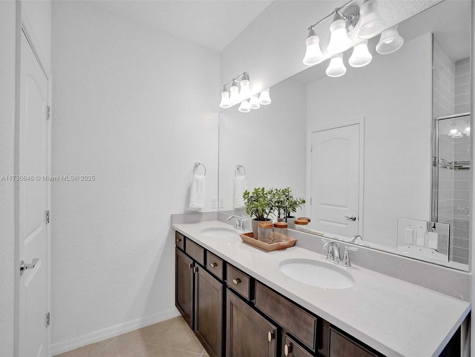 Small Image of 2343 ROLLINGWOOD CT, Oakland Park Number 17