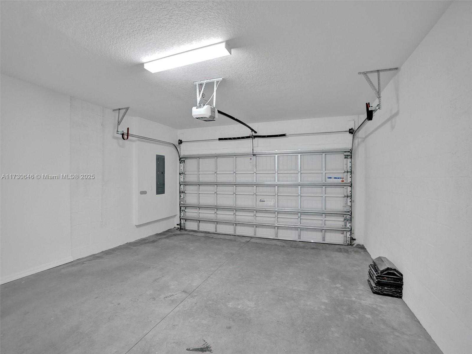 Small Image of 2343 ROLLINGWOOD CT, Oakland Park Number 25