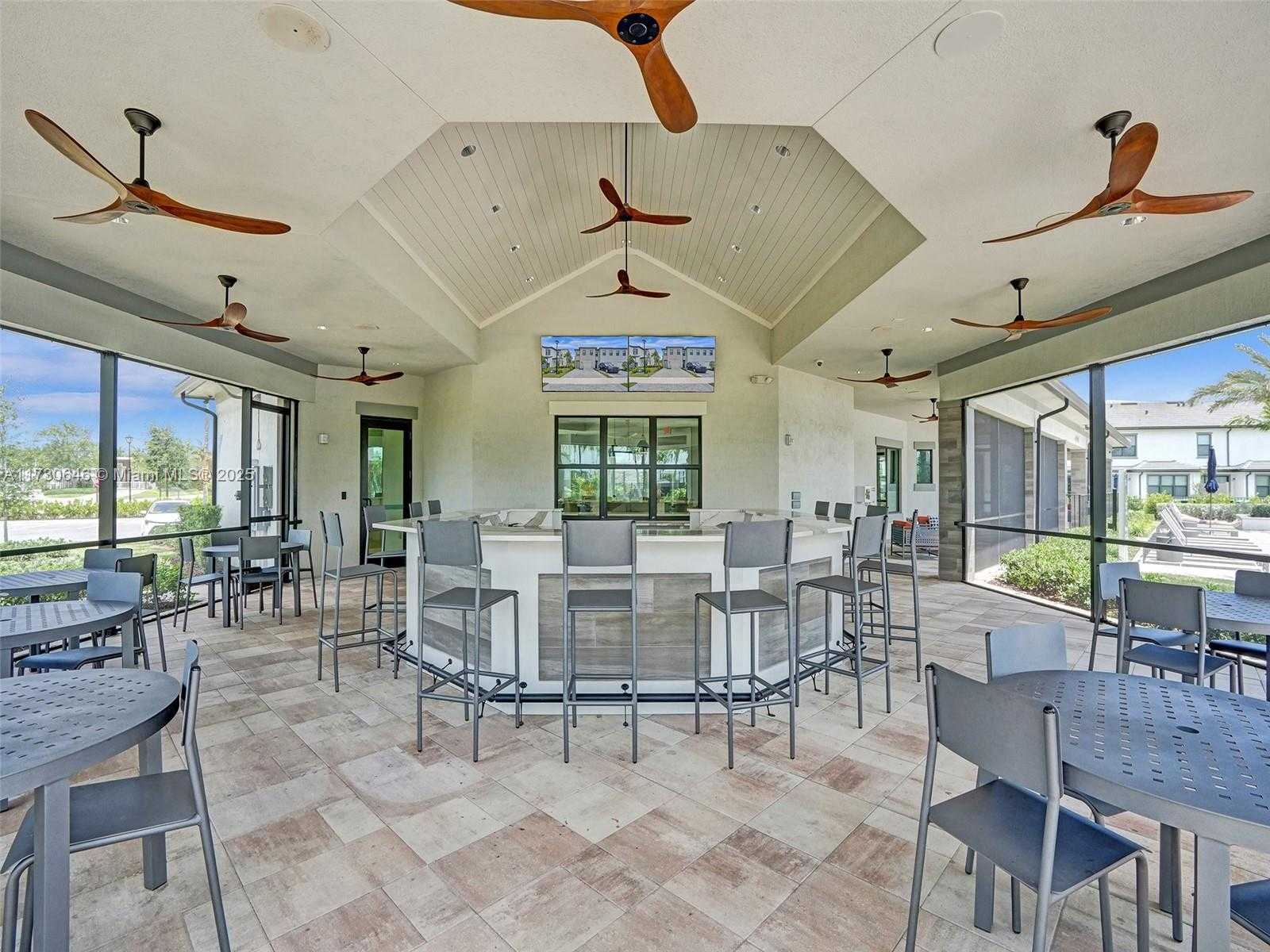 Small Image of 2343 ROLLINGWOOD CT, Oakland Park Number 30