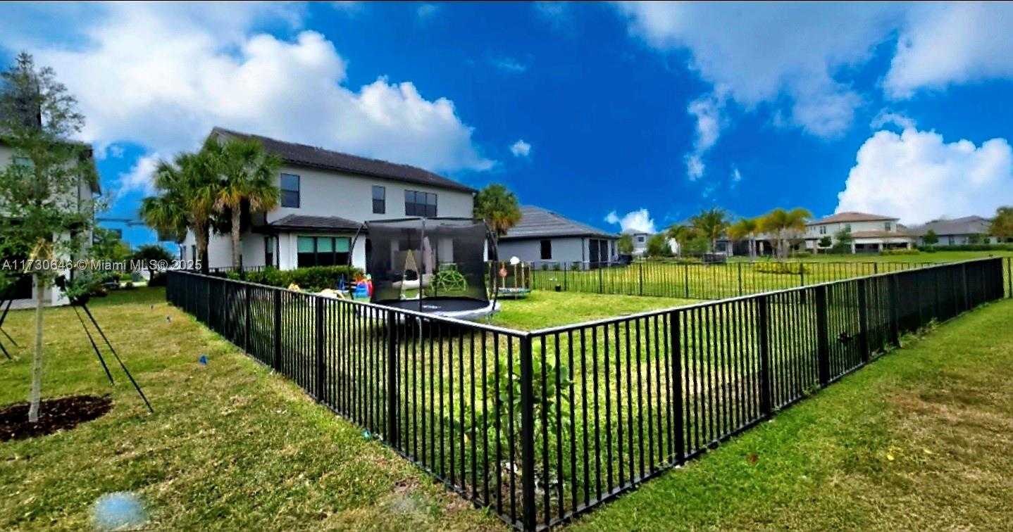 Small Image of 2343 ROLLINGWOOD CT, Oakland Park Number 4
