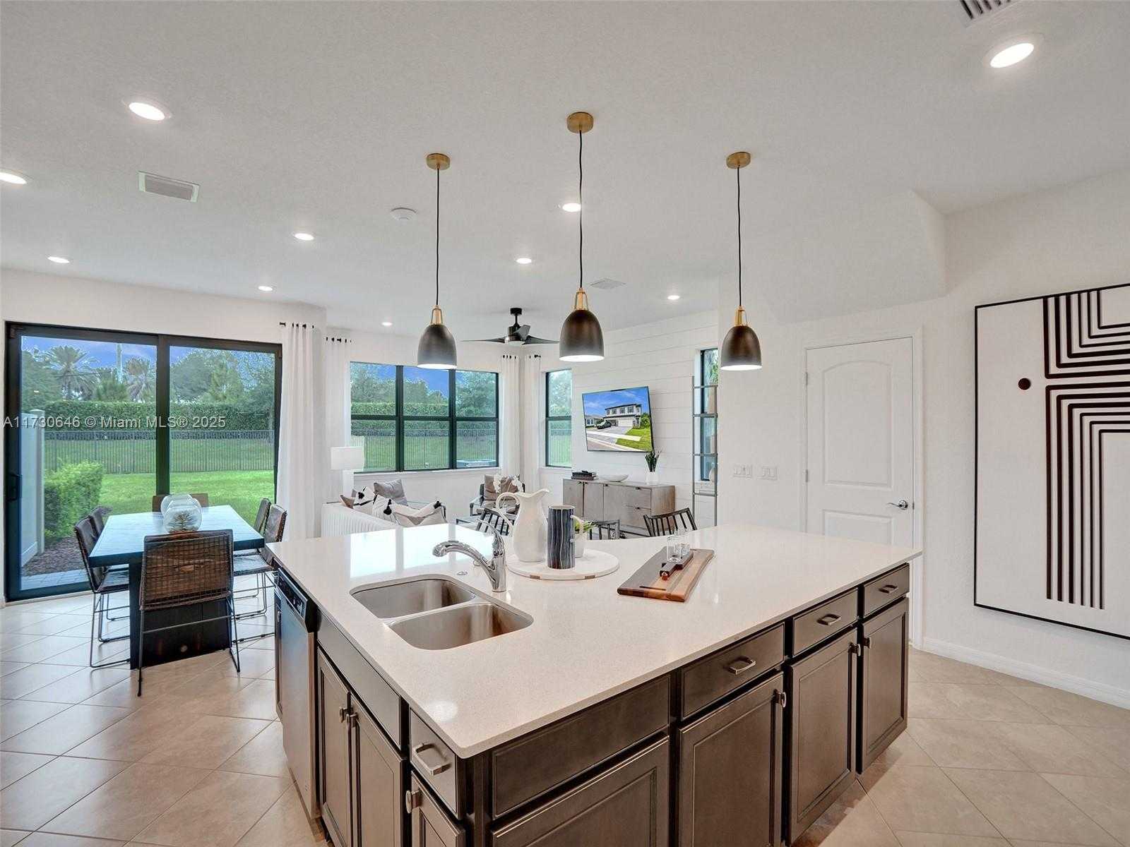 Small Image of 2343 ROLLINGWOOD CT, Oakland Park Number 9