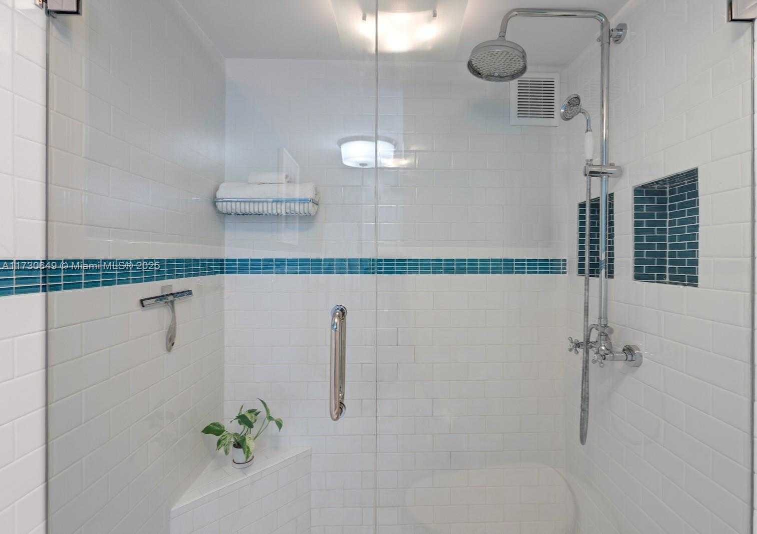 Small Image of 5005 Collins Ave, Miami Beach, FL 33140, USA Number 17