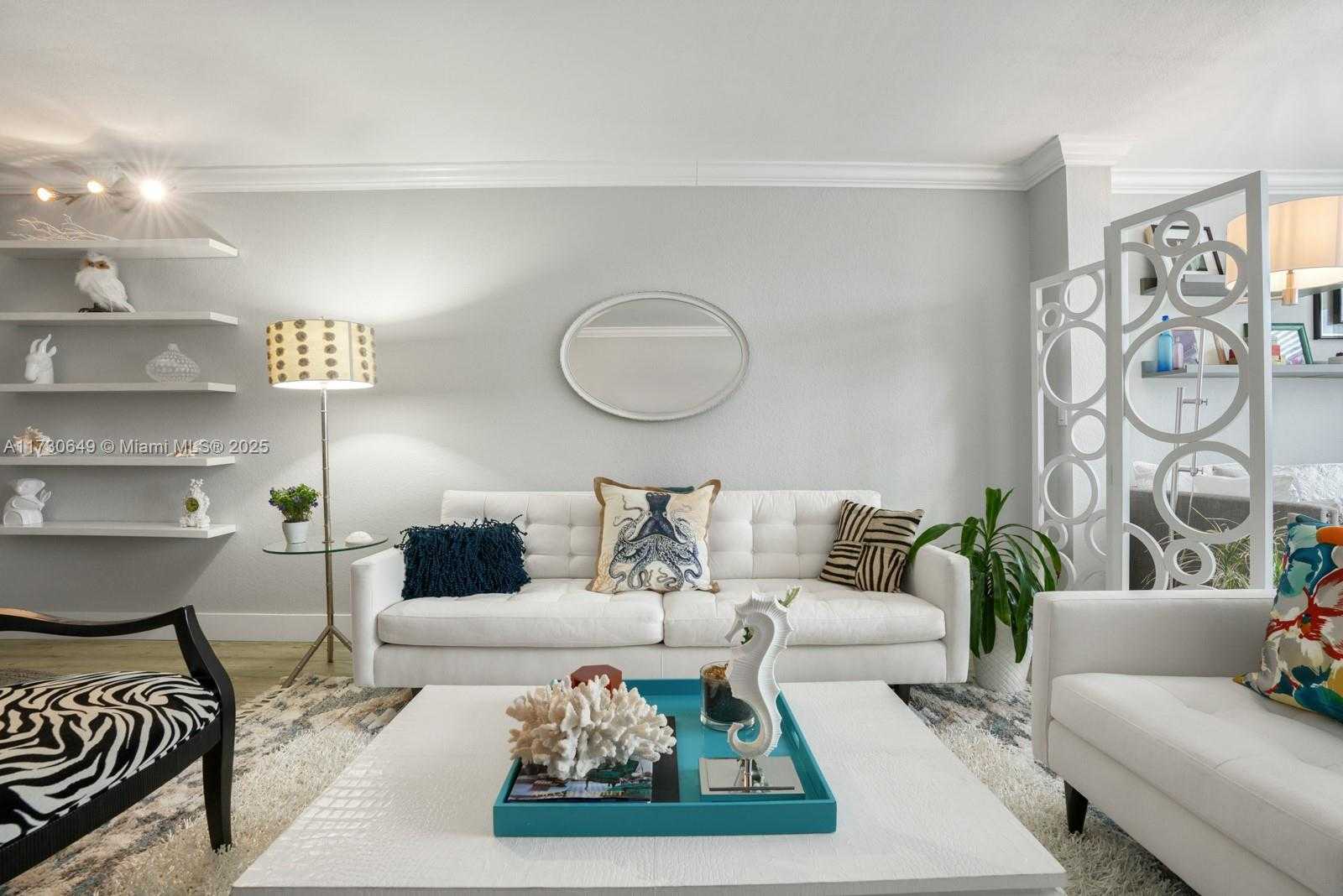 Small Image of 5005 Collins Ave, Miami Beach, FL 33140, USA Number 2