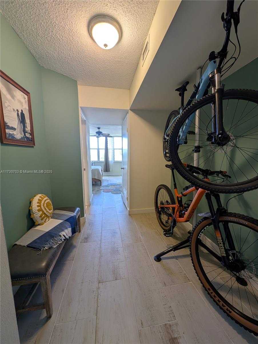 Small Image of 1750 NORTH EAST 191ST ST #418-3, Miami Number 10