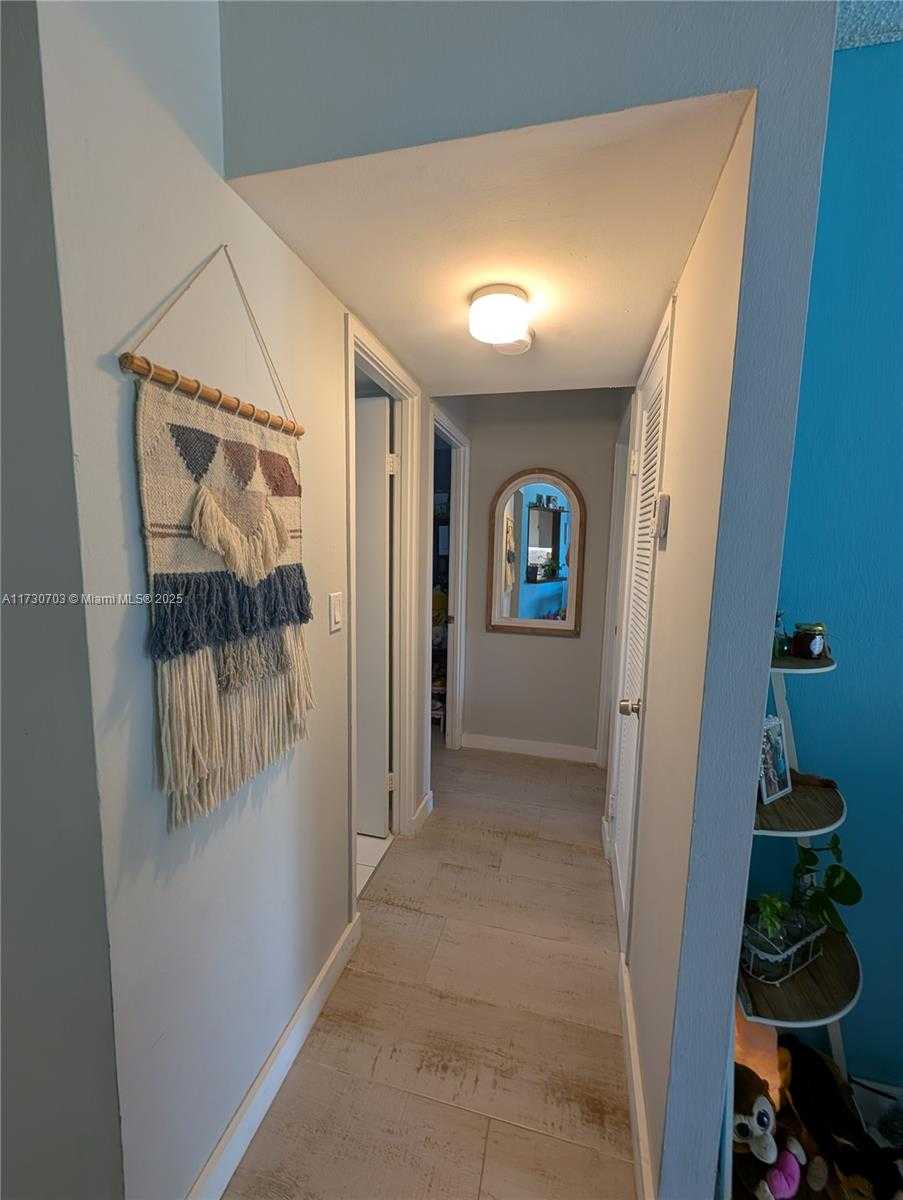 Small Image of 1750 NORTH EAST 191ST ST #418-3, Miami Number 15