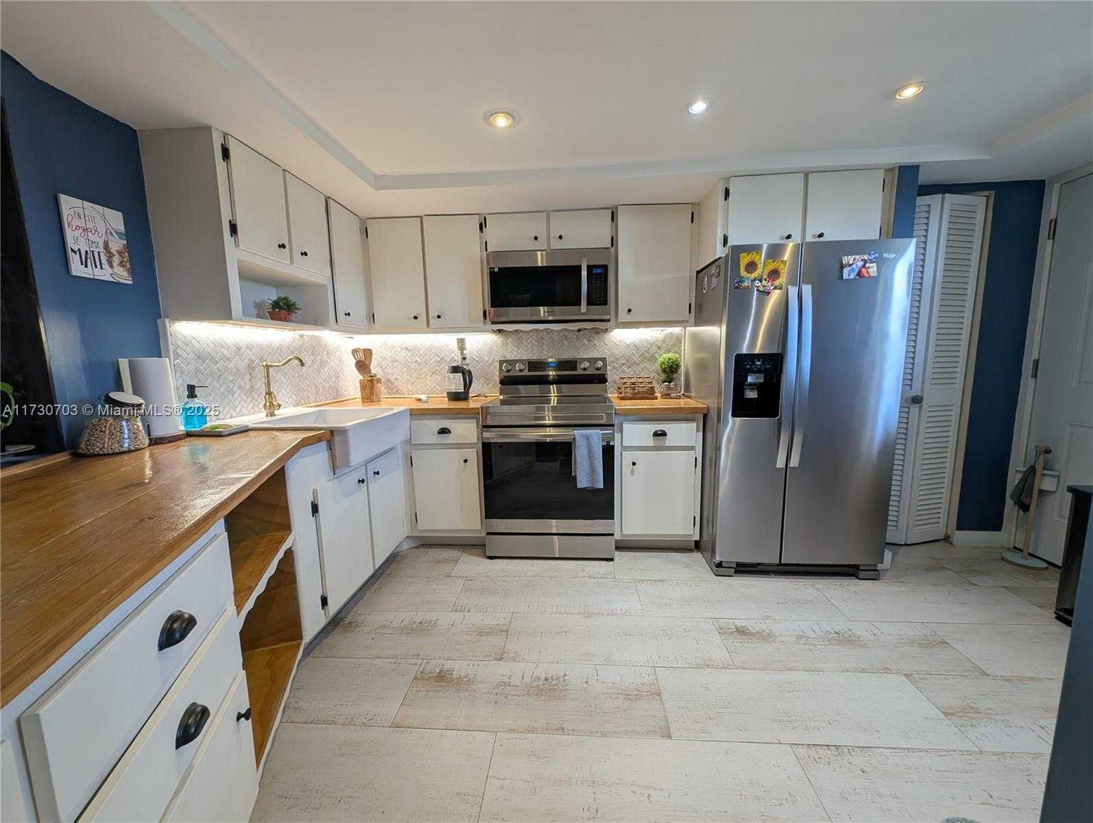 Small Image of 1750 NORTH EAST 191ST ST #418-3, Miami Number 16