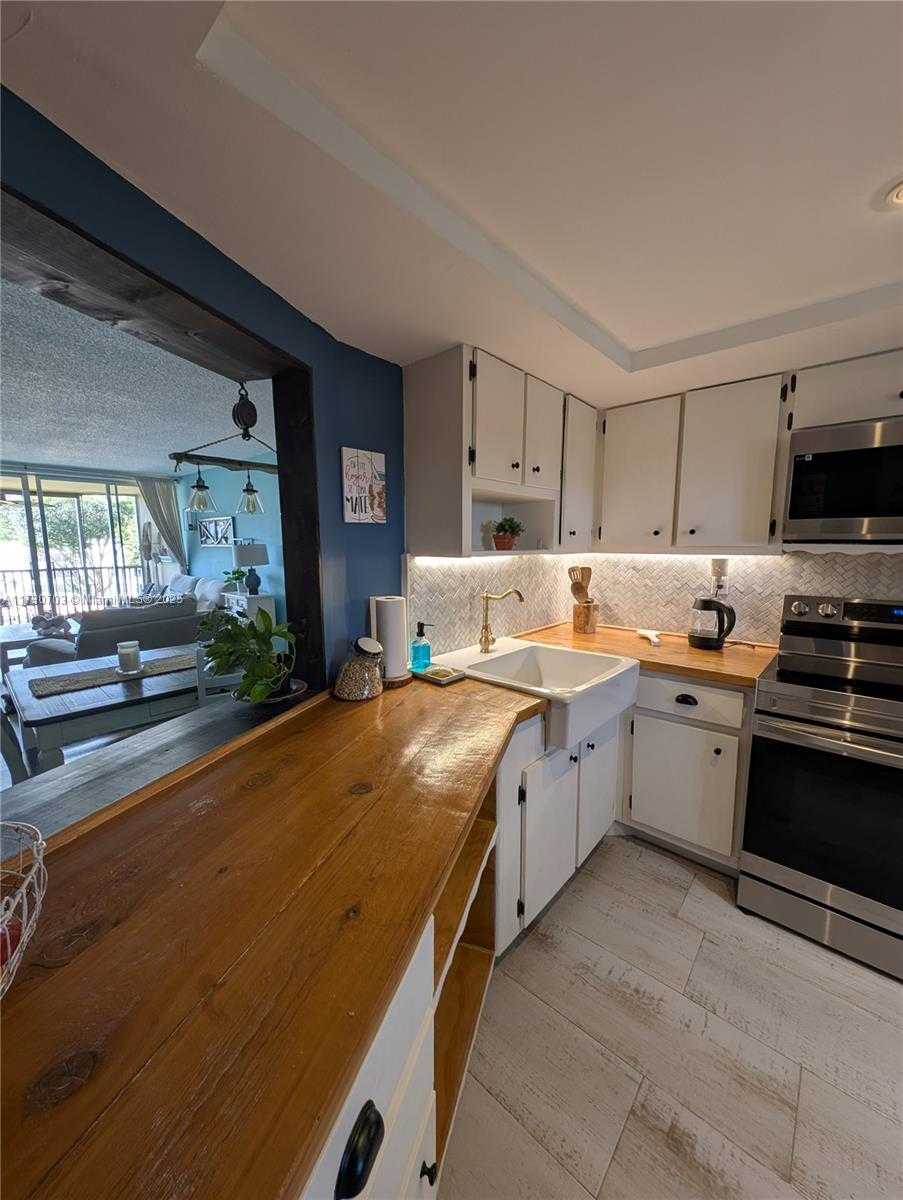Small Image of 1750 NORTH EAST 191ST ST #418-3, Miami Number 18