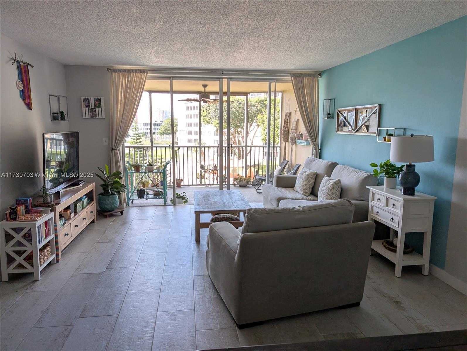 Small Image of 1750 NORTH EAST 191ST ST #418-3, Miami Number 21