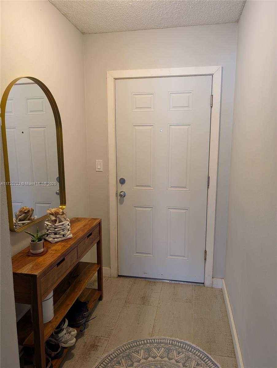 Small Image of 1750 NORTH EAST 191ST ST #418-3, Miami Number 27