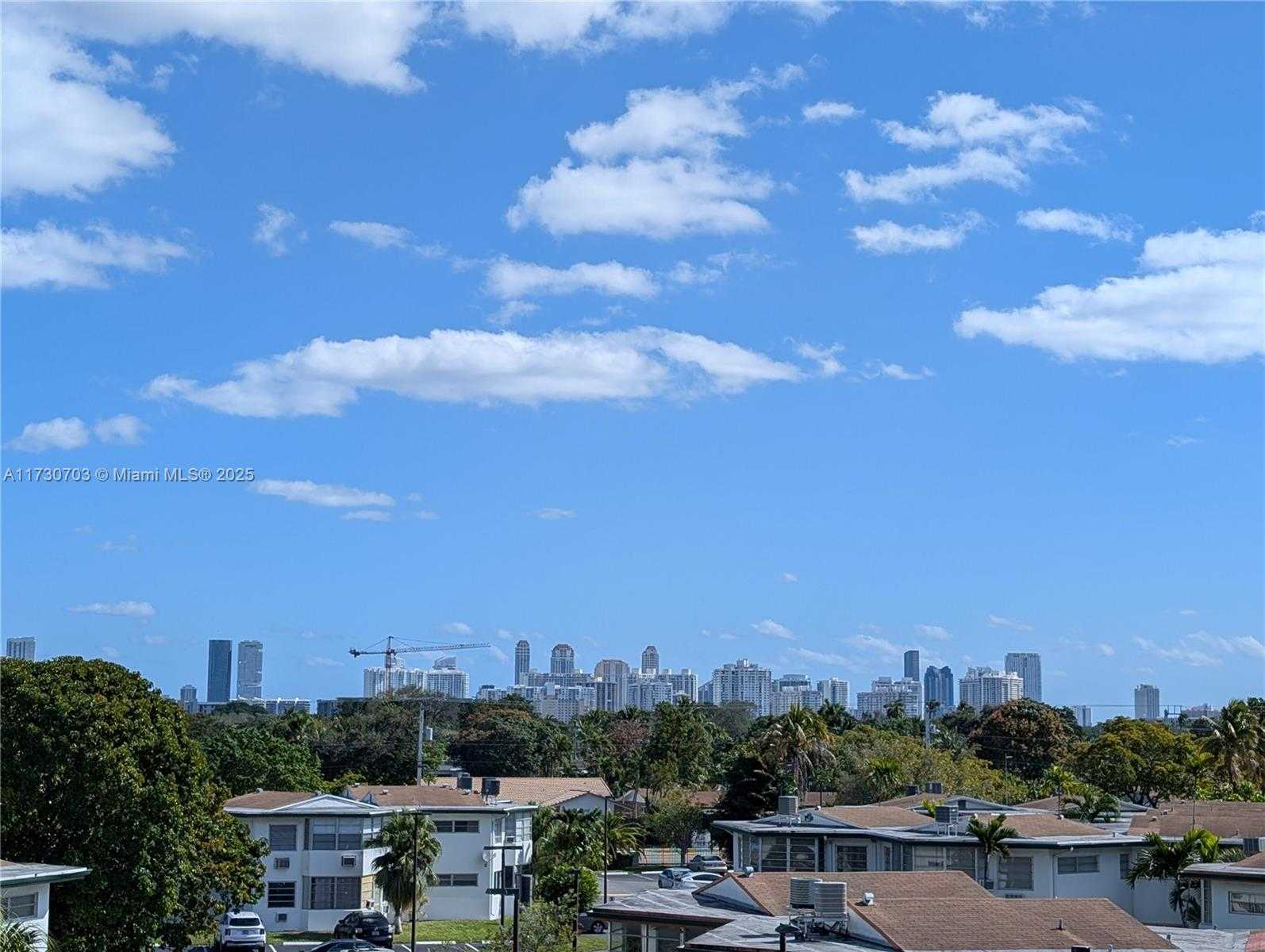 Small Image of 1750 NORTH EAST 191ST ST #418-3, Miami Number 32