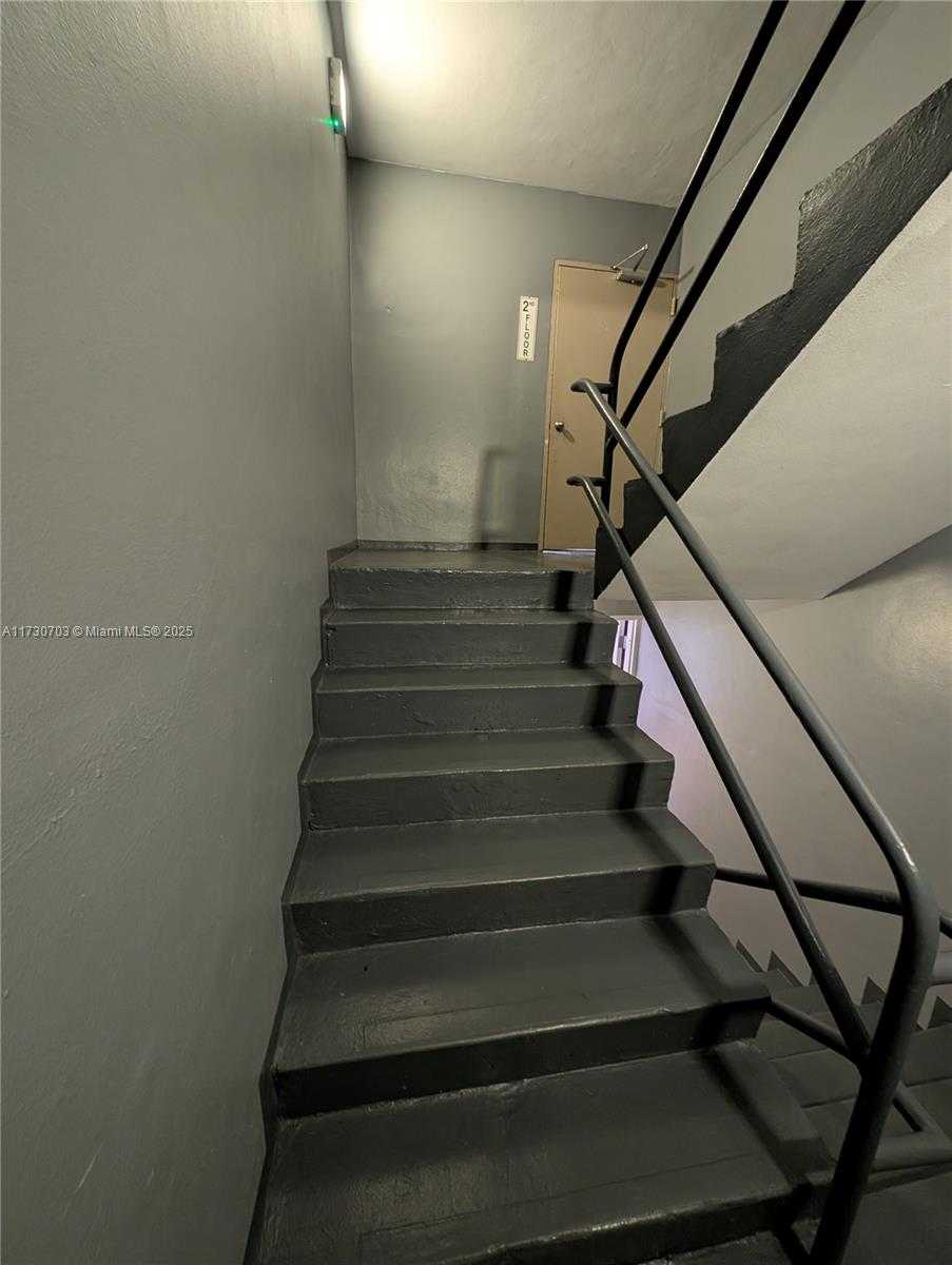 Small Image of 1750 NORTH EAST 191ST ST #418-3, Miami Number 34