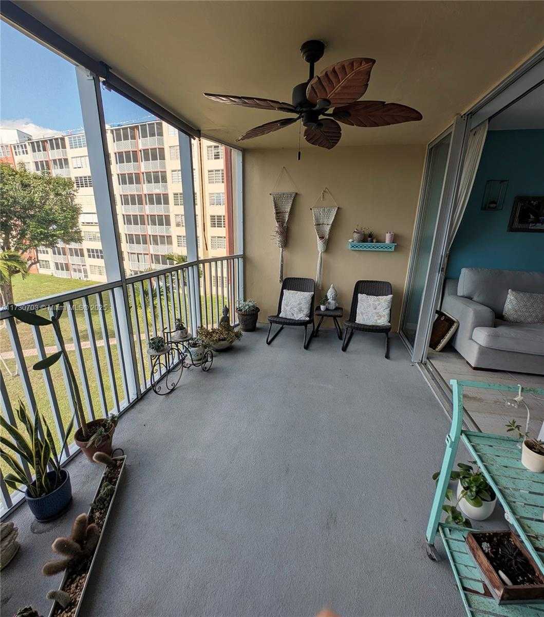 Small Image of 1750 NORTH EAST 191ST ST #418-3, Miami Number 4