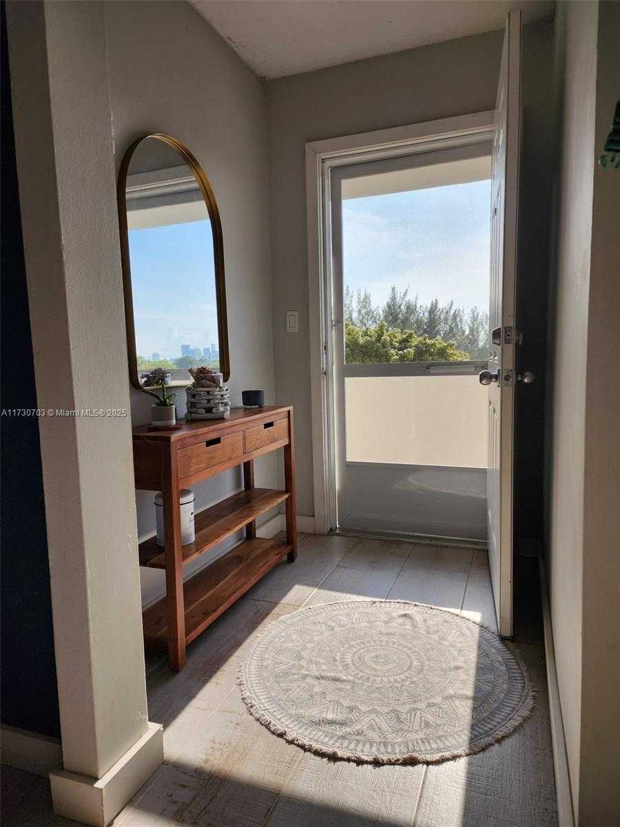 Small Image of 1750 NORTH EAST 191ST ST #418-3, Miami Number 40