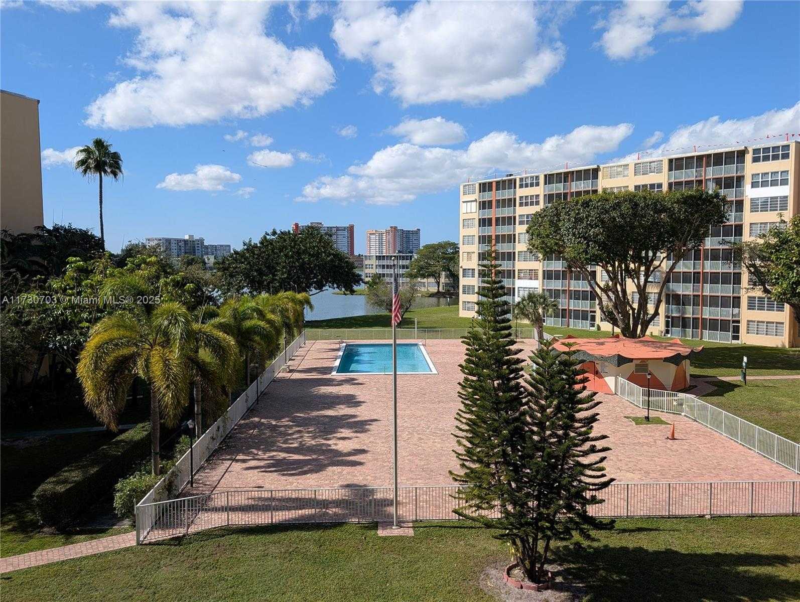 Small Image of 1750 NORTH EAST 191ST ST #418-3, Miami Number 41