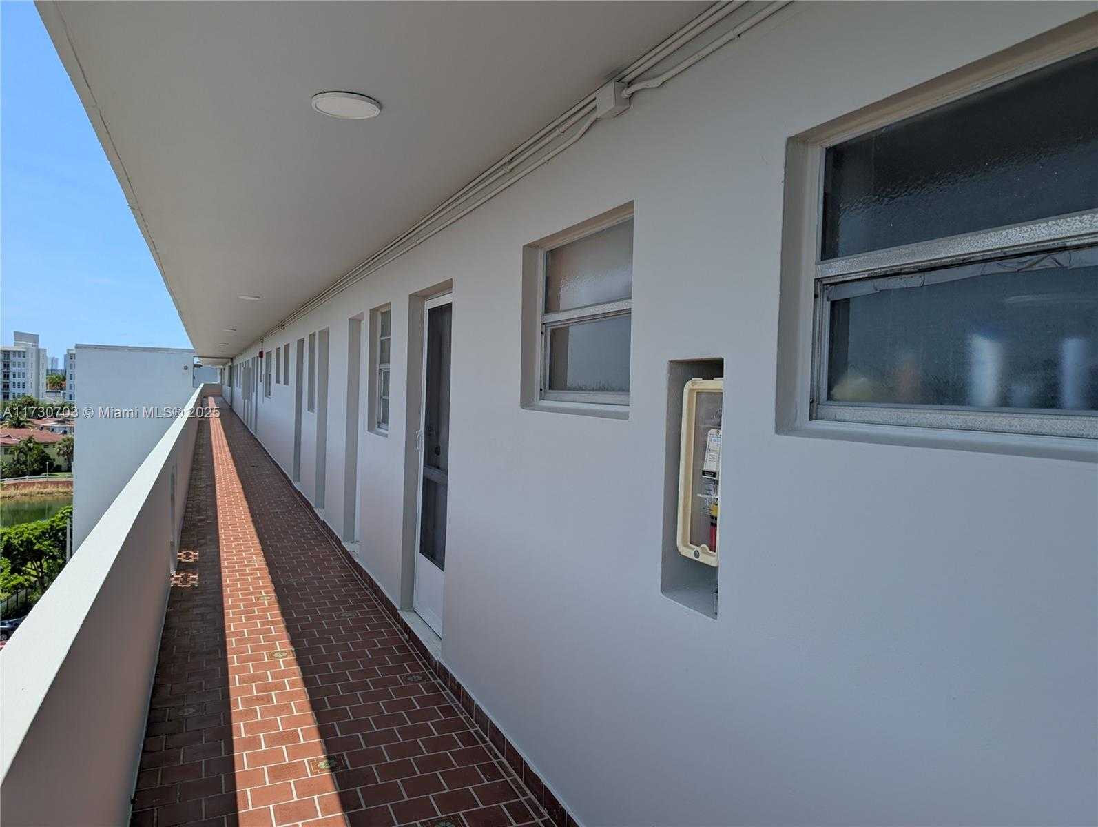 Small Image of 1750 NORTH EAST 191ST ST #418-3, Miami Number 42
