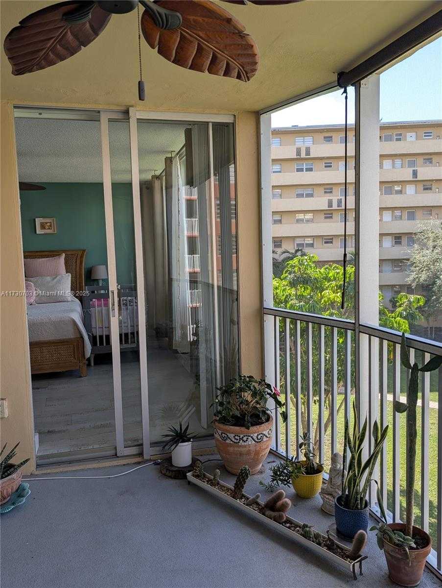 Small Image of 1750 NORTH EAST 191ST ST #418-3, Miami Number 5