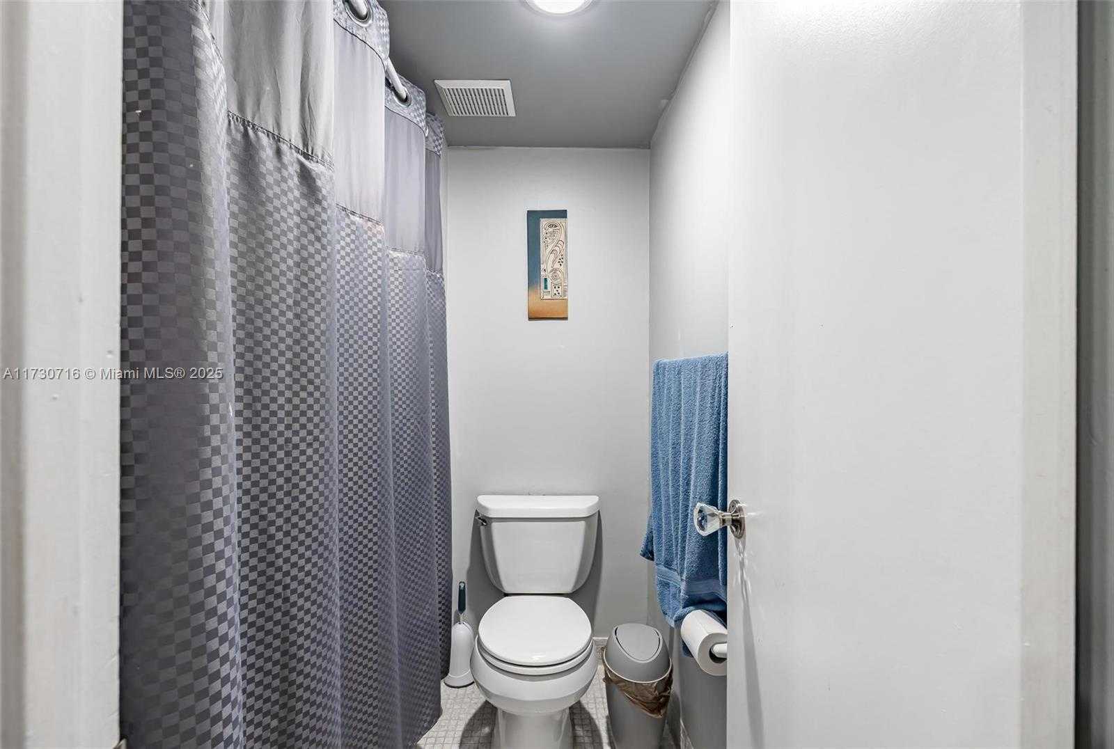 Small Image of 16431 BLATT BLVD #103, Weston Number 10