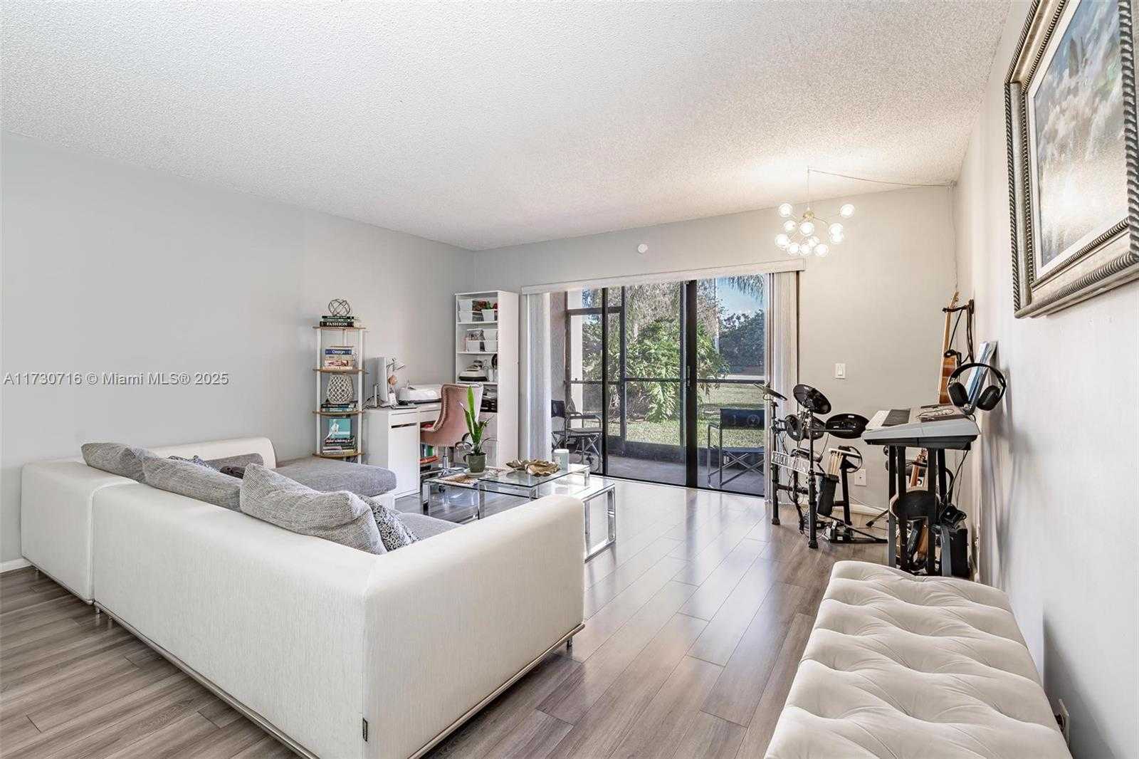 Small Image of 16431 BLATT BLVD #103, Weston Number 12