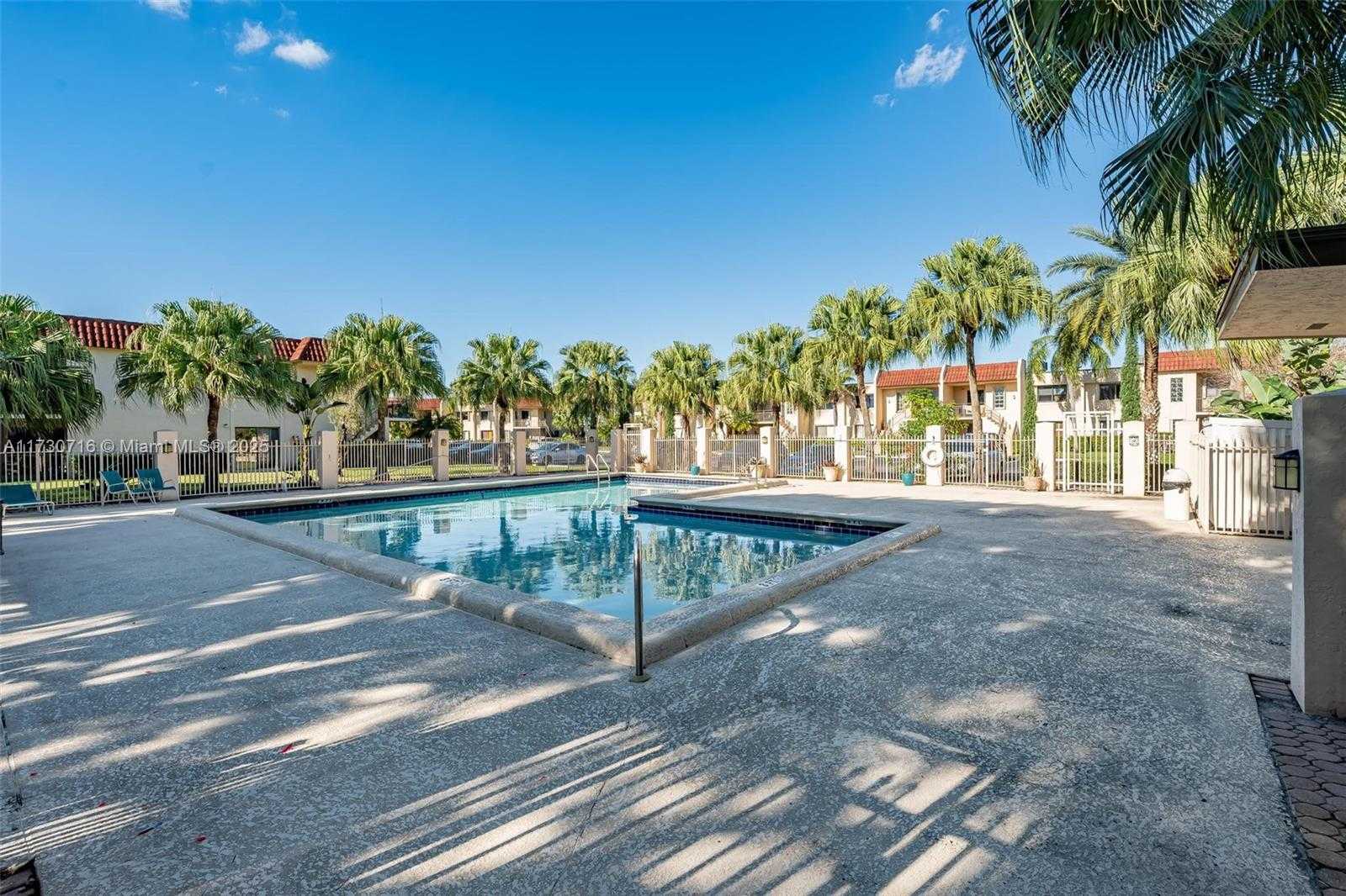 Small Image of 16431 BLATT BLVD #103, Weston Number 21