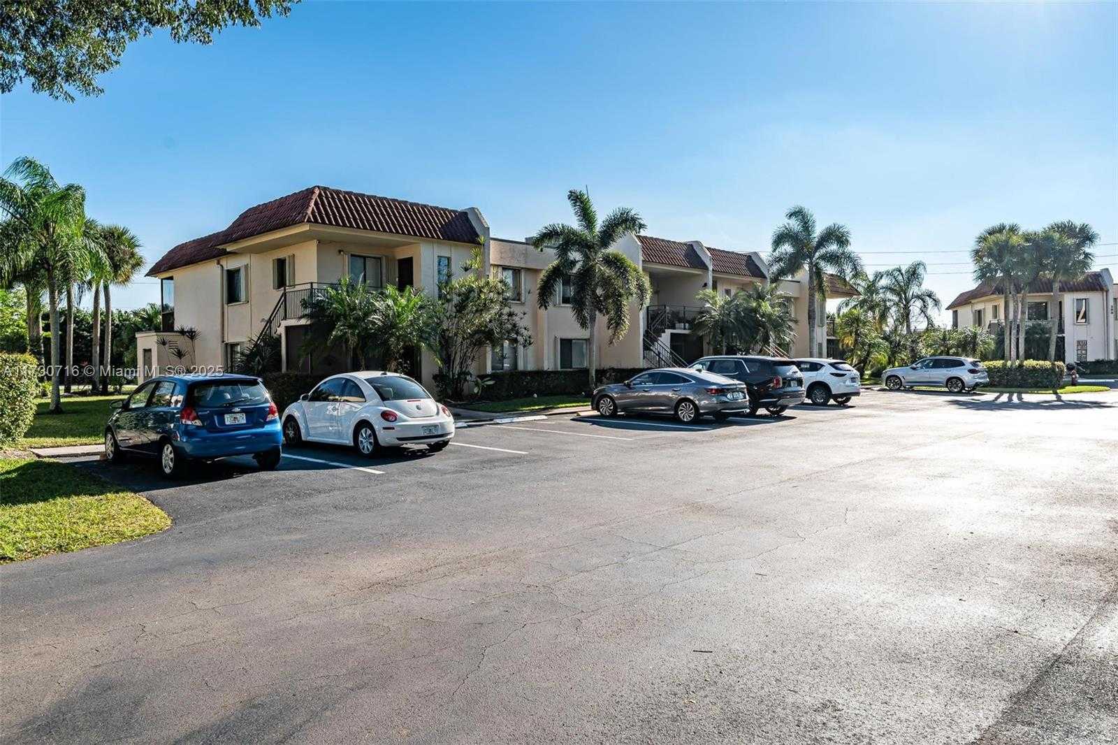 Small Image of 16431 BLATT BLVD #103, Weston Number 24