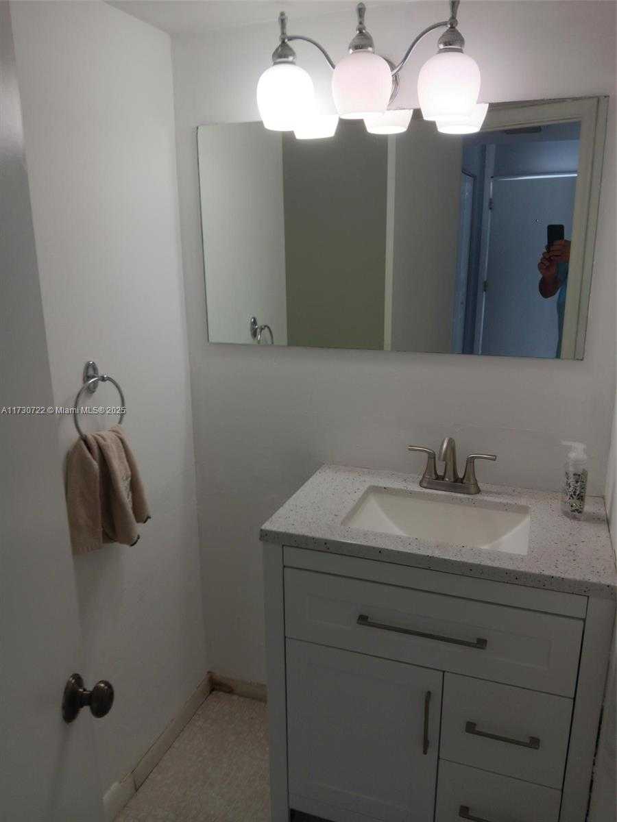 Small Image of 3703 NORTH EAST 166TH ST #709, North Miami Beach Number 17