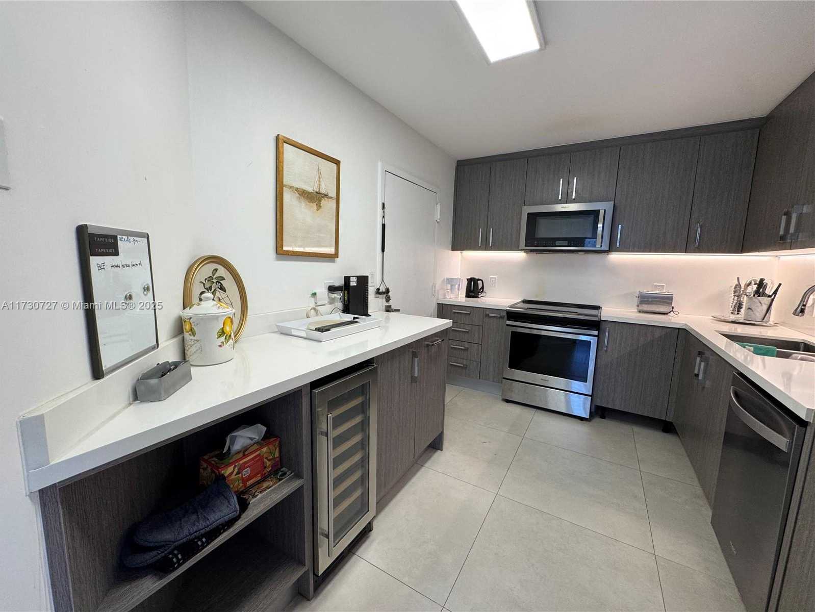 Small Image of 5750 COLLINS AVE #4F, Miami Beach Number 13
