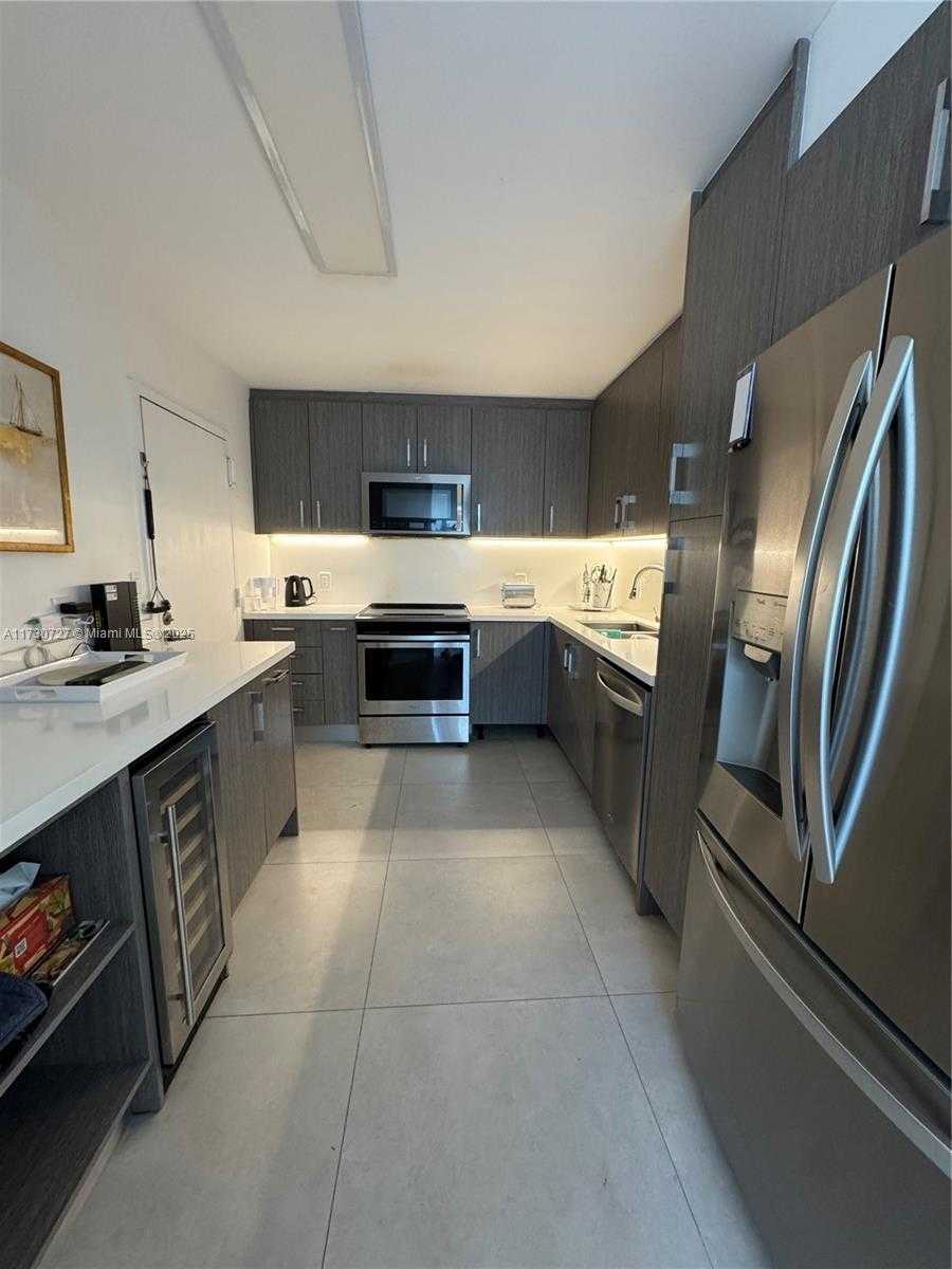 Small Image of 5750 COLLINS AVE #4F, Miami Beach Number 14