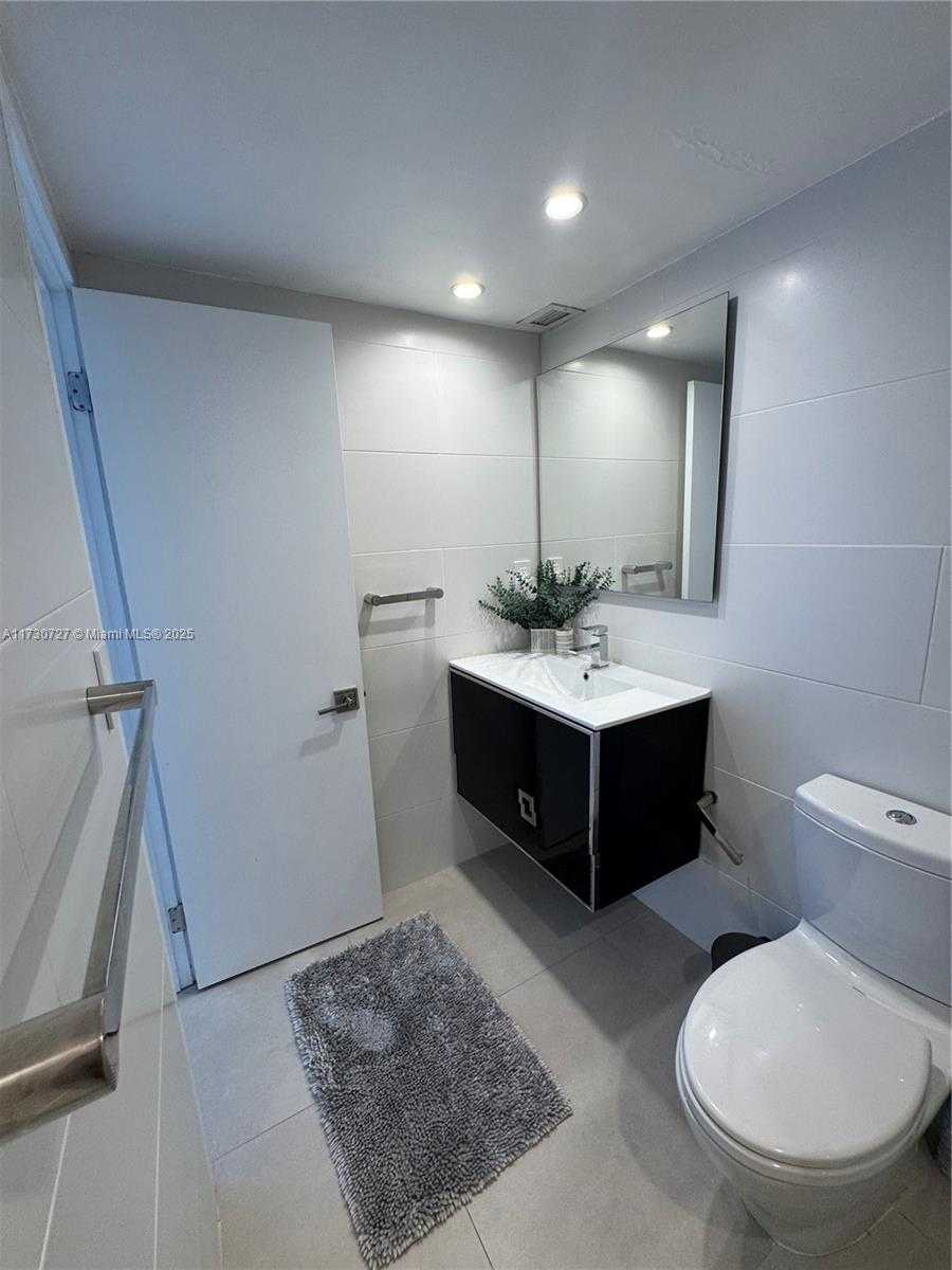Small Image of 5750 COLLINS AVE #4F, Miami Beach Number 20