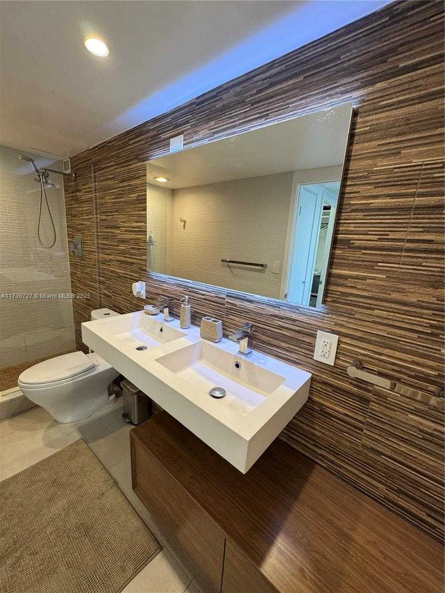 Small Image of 5750 COLLINS AVE #4F, Miami Beach Number 25