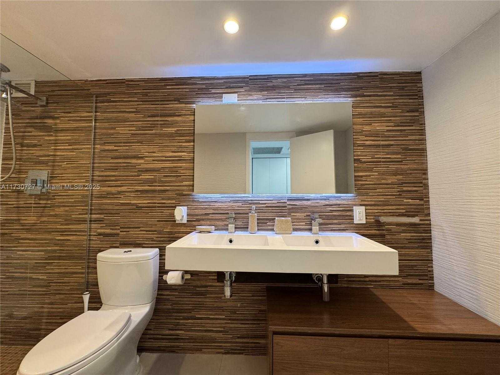 Small Image of 5750 COLLINS AVE #4F, Miami Beach Number 27