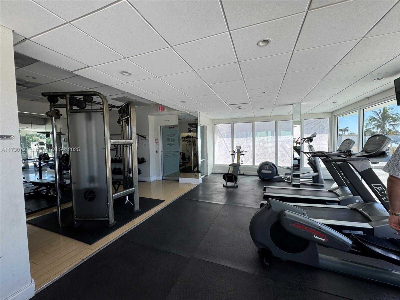 Small Image of 5750 COLLINS AVE #4F, Miami Beach Number 36