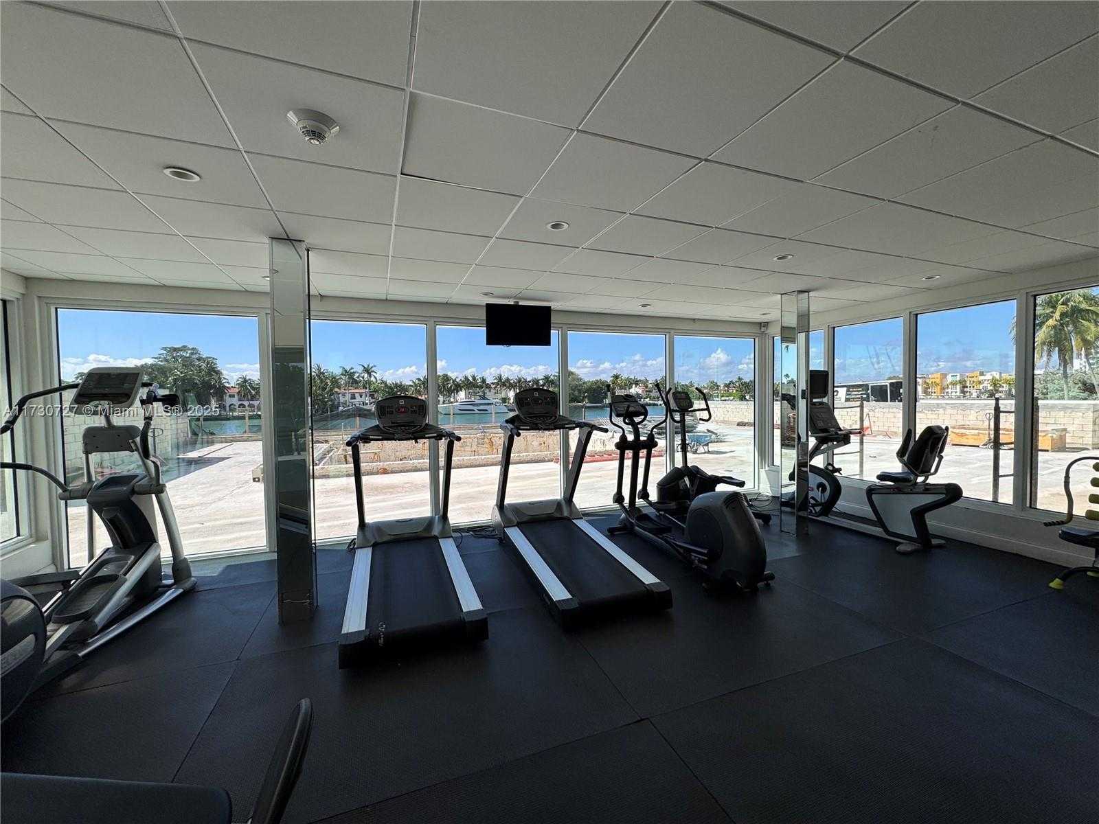 Small Image of 5750 COLLINS AVE #4F, Miami Beach Number 37