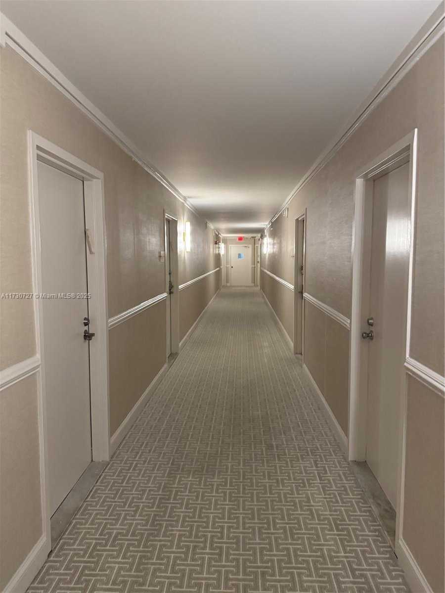 Small Image of 5750 COLLINS AVE #4F, Miami Beach Number 4