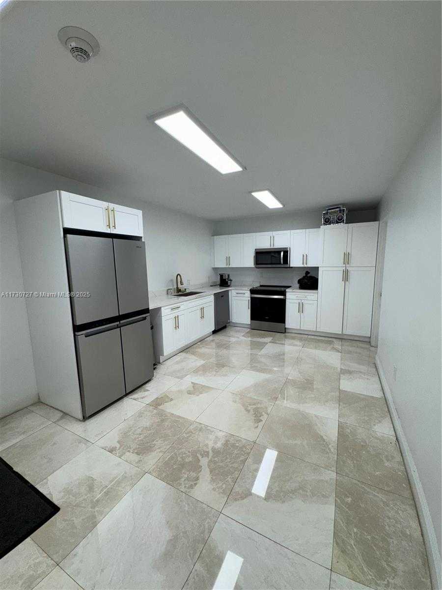 Small Image of 5750 COLLINS AVE #4F, Miami Beach Number 40
