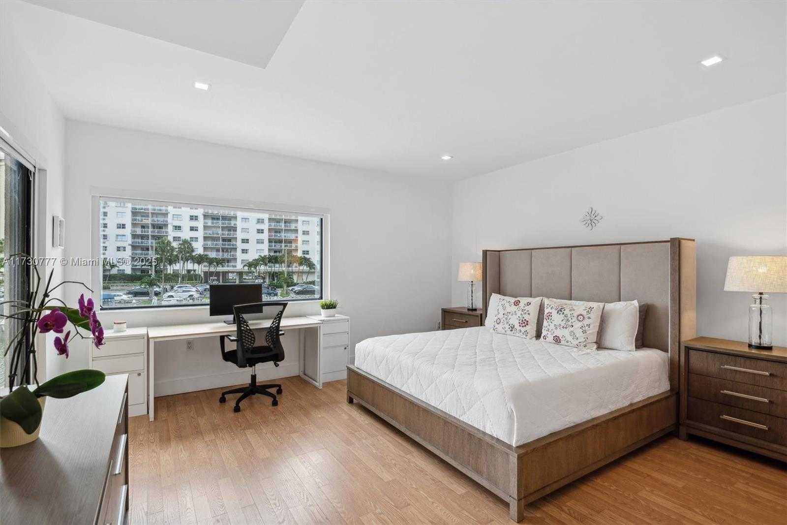 Small Image of 410 POINCIANA DR #1715, Sunny Isles Beach Number 10