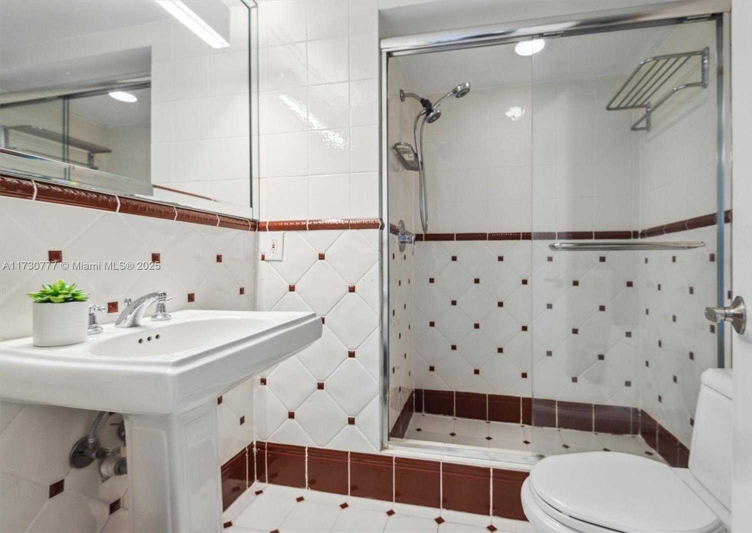Small Image of 410 POINCIANA DR #1715, Sunny Isles Beach Number 20