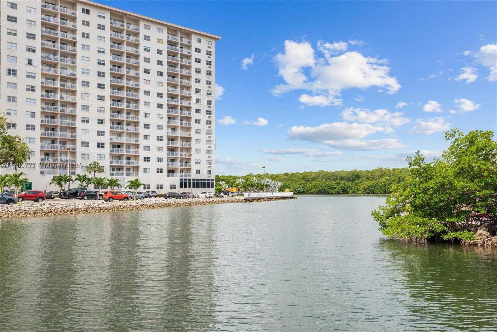 Small Image of 410 POINCIANA DR #1715, Sunny Isles Beach Number 28