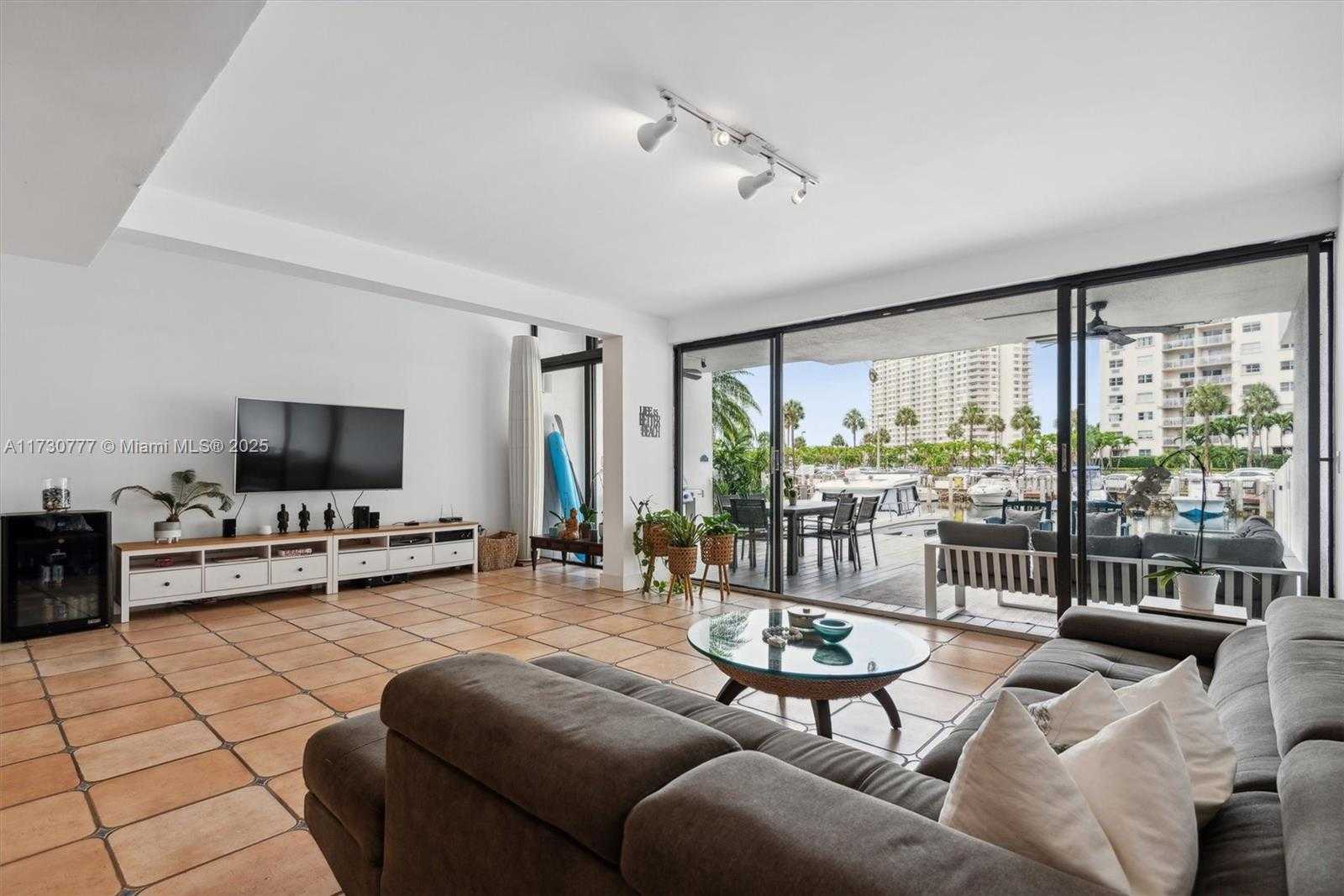 Small Image of 410 POINCIANA DR #1715, Sunny Isles Beach Number 3
