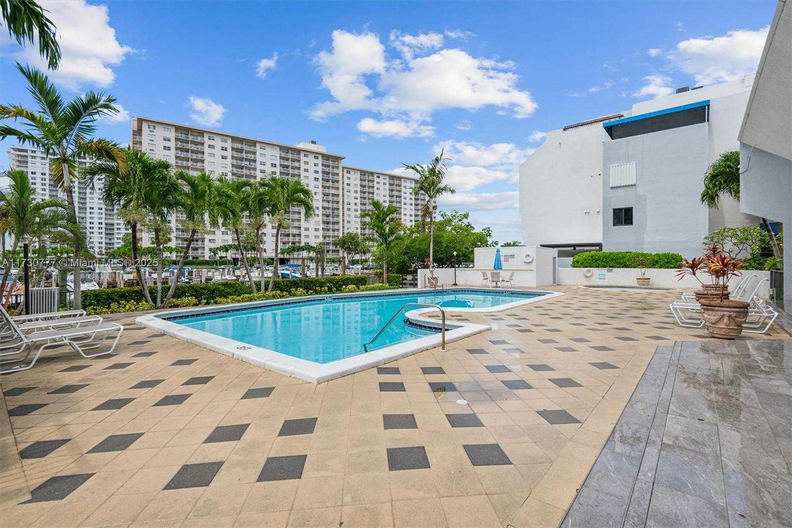 Small Image of 410 POINCIANA DR #1715, Sunny Isles Beach Number 32