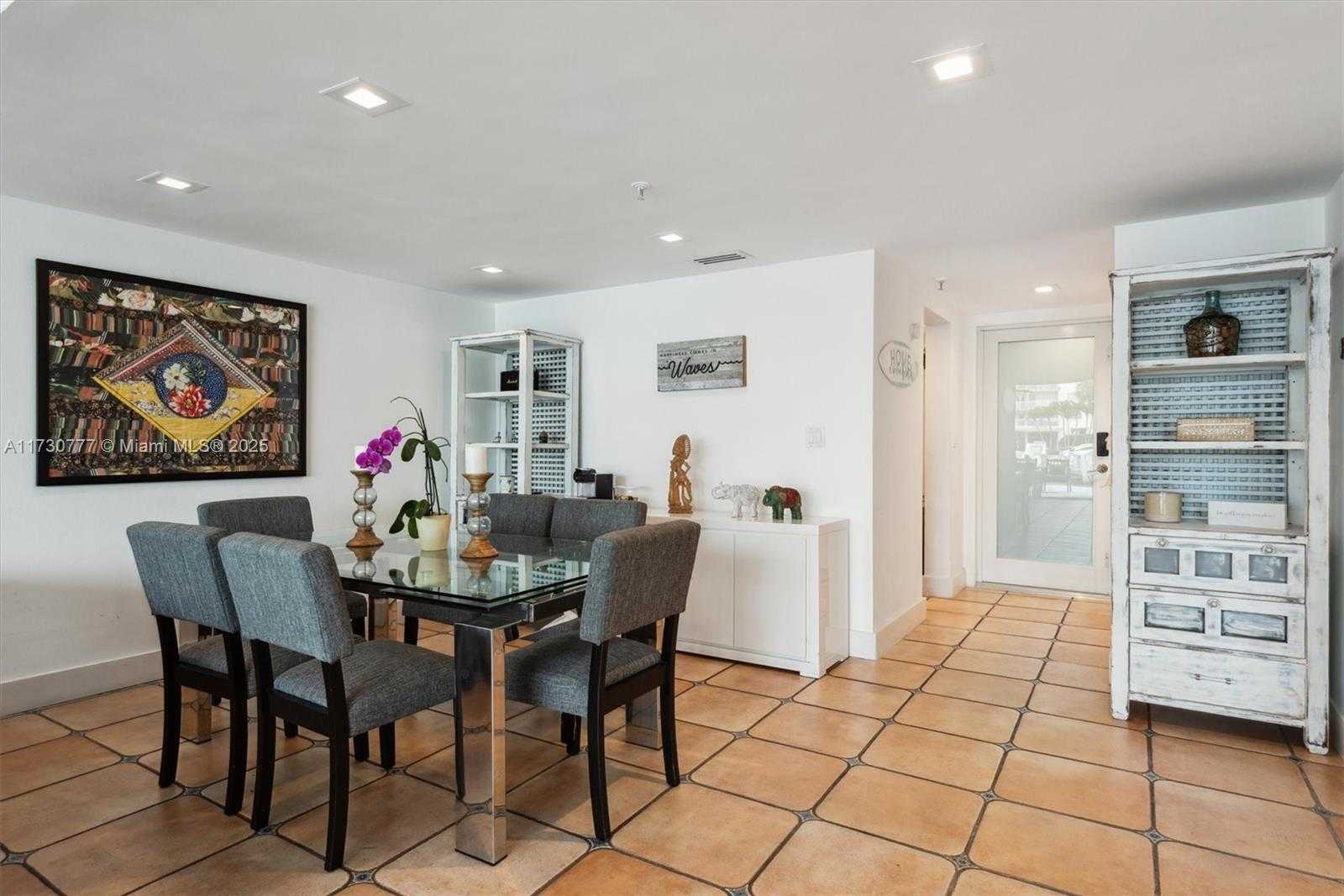 Small Image of 410 POINCIANA DR #1715, Sunny Isles Beach Number 5